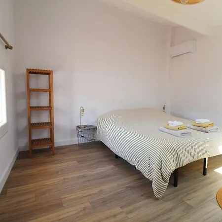 Apartment 1 Min To Central Beach كولِيورْ